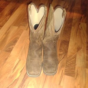 Women's Ariat H2O boots